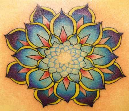 tatuaje azul de loto